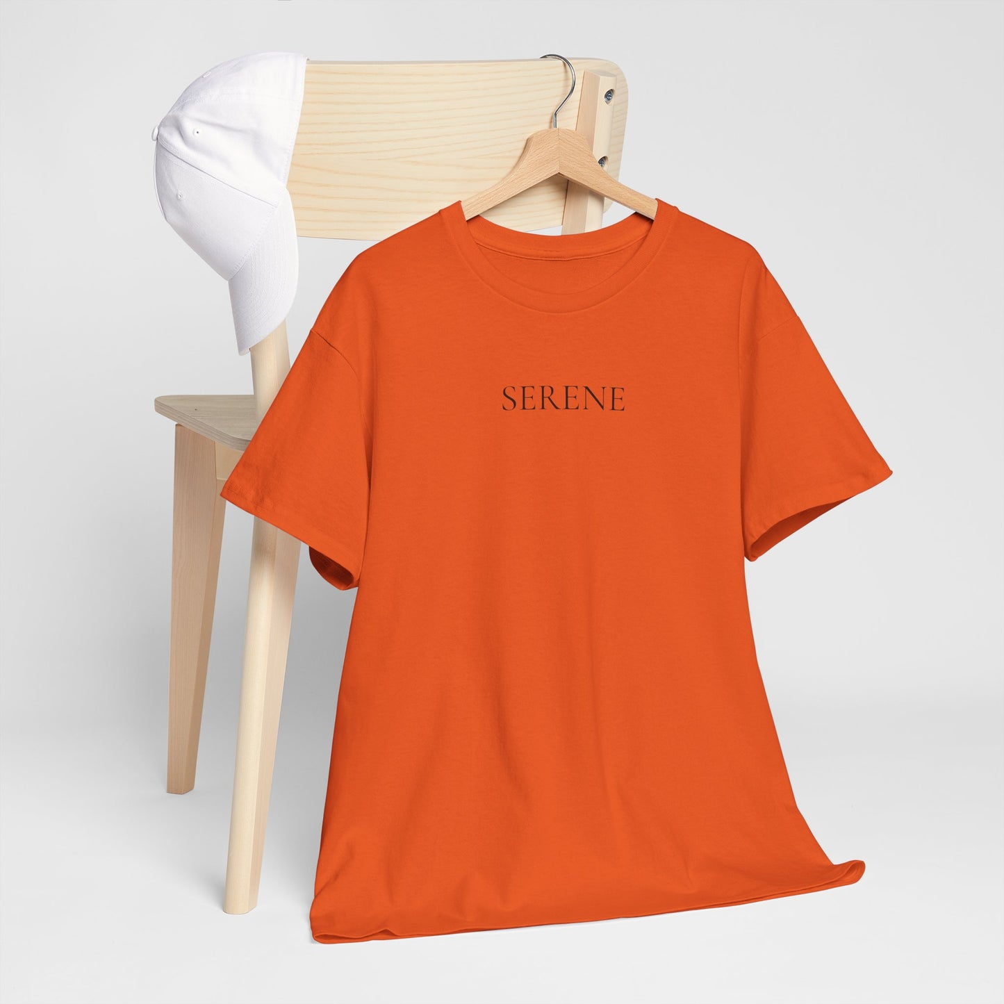 SERENE T-Shirt (Brustprint) – Unisex Heavy Cotton Tee | Nachhaltige Streetwear aus 100% Baumwolle