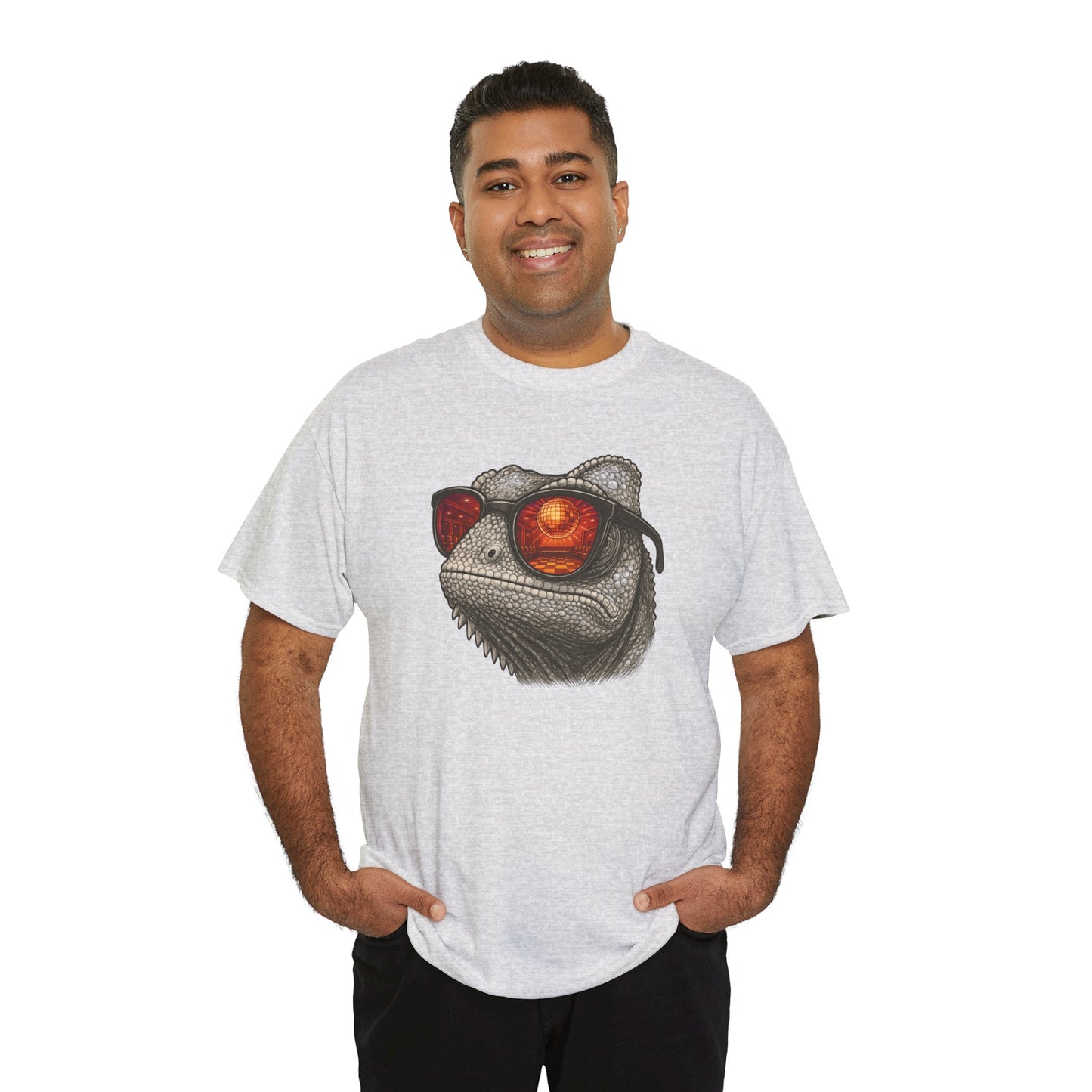 Chamäleon Disco T-Shirt (Brustprint) – Lustiges Tiermotiv mit Sonnenbrille | Retro Club Design für Tierfreunde & Festivalfans