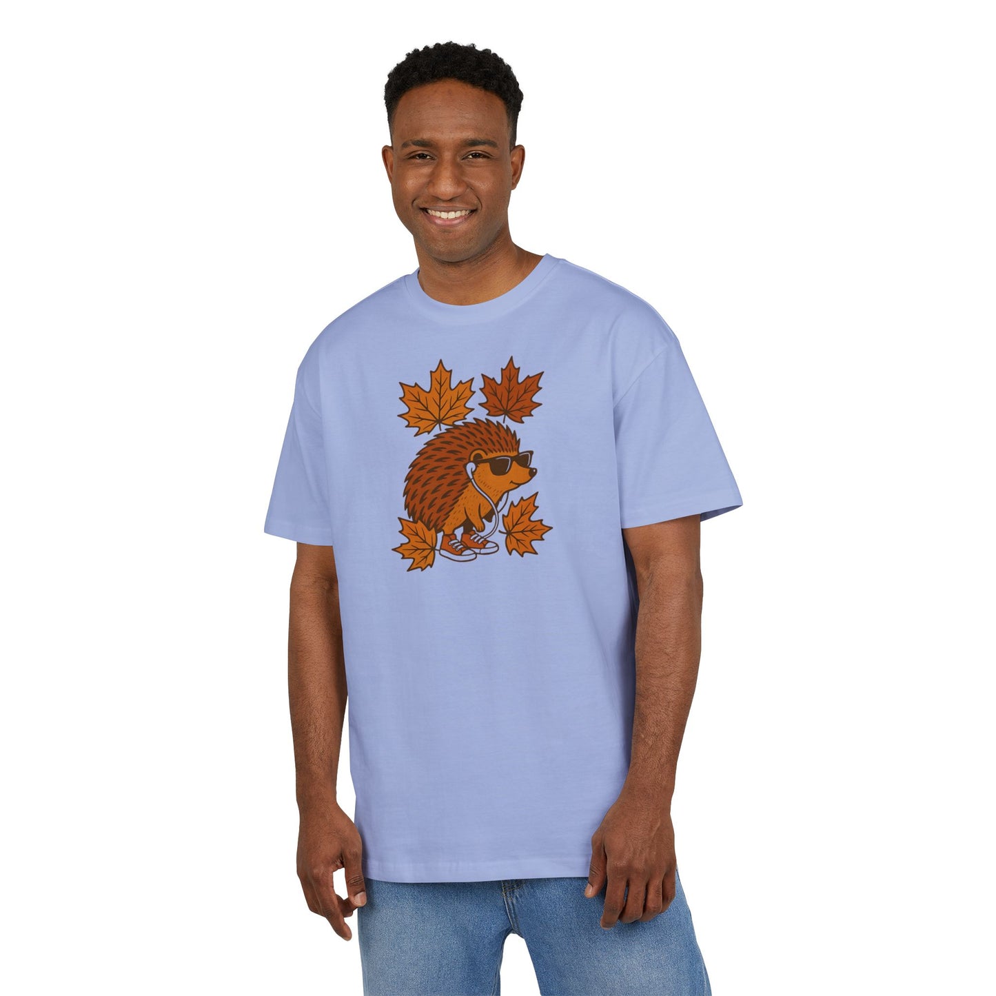 Herbst Igel T-Shirt (Brustprint) – Lustiges Cartoon Design mit Sonnenbrille, Kopfhörern & Ahornblättern