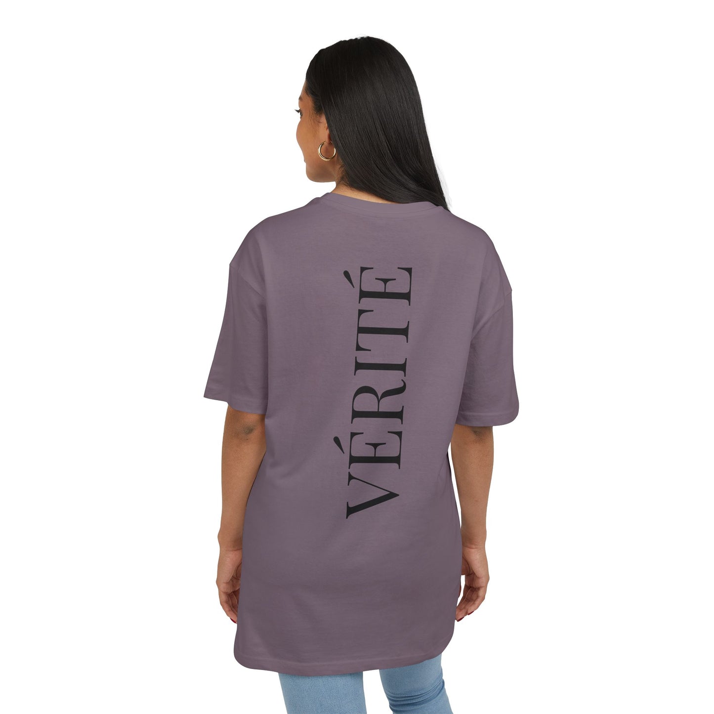 Stylisches T-Shirt mit Aufschrift ‘Vérité’ (Rückenprint) – Minimalistisches Design für Modebewusste