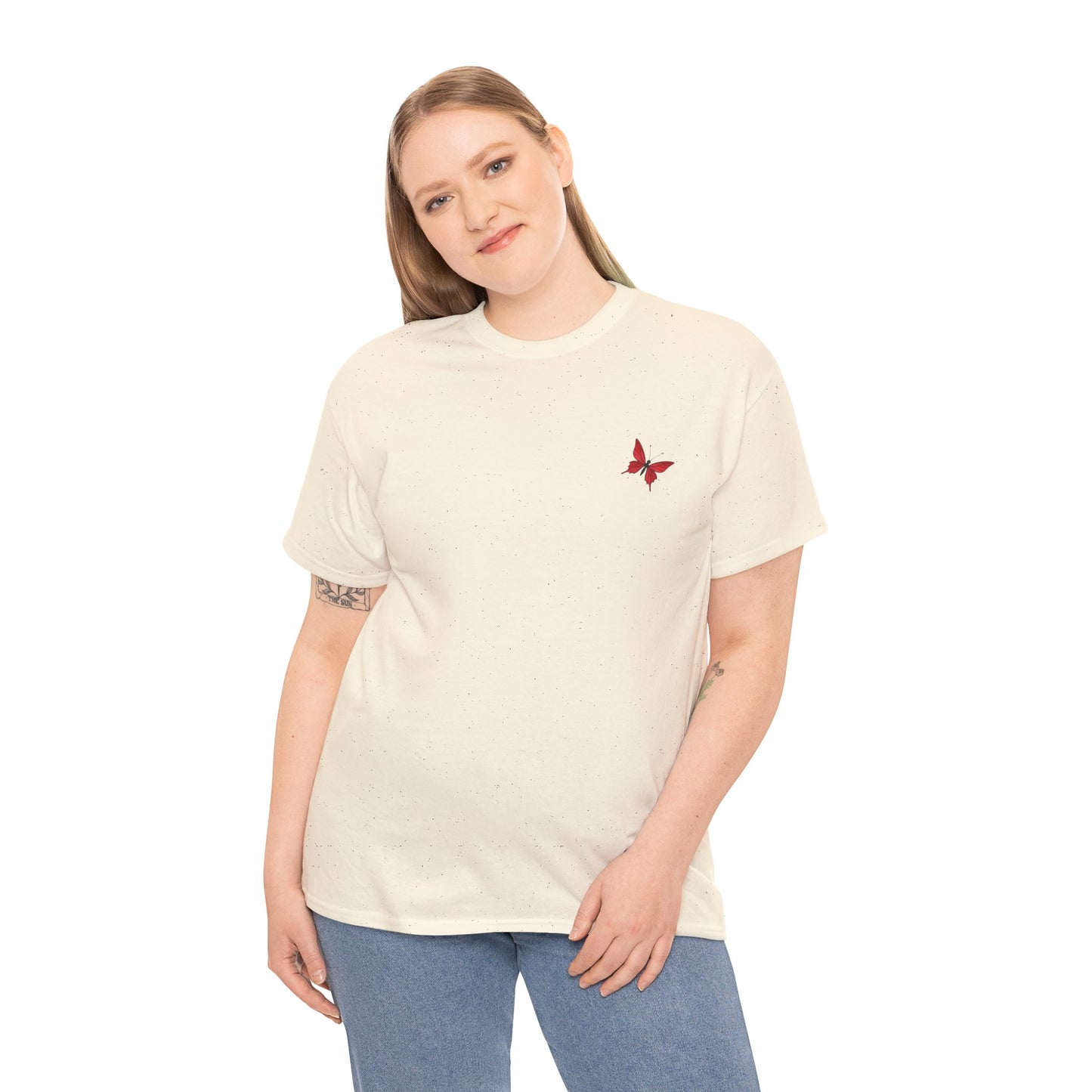 Roter Schmetterling T-Shirt Unisex – Ausdrucksstarkes Butterfly Design | Natur-inspiriertes Baumwollshirt für Damen & Herren