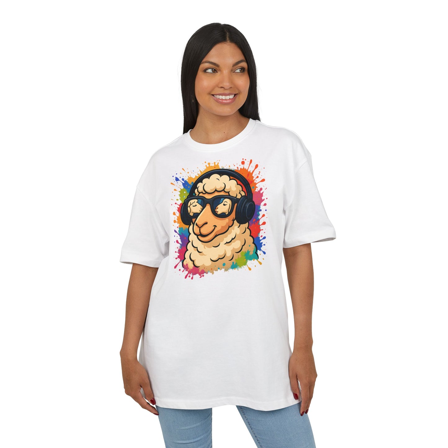 Cooles Schaf T-Shirt (Brustprint) – Lustiges Streetwear Shirt mit Kopfhörer-Schaf & Farbspritzer-Design | Unisex