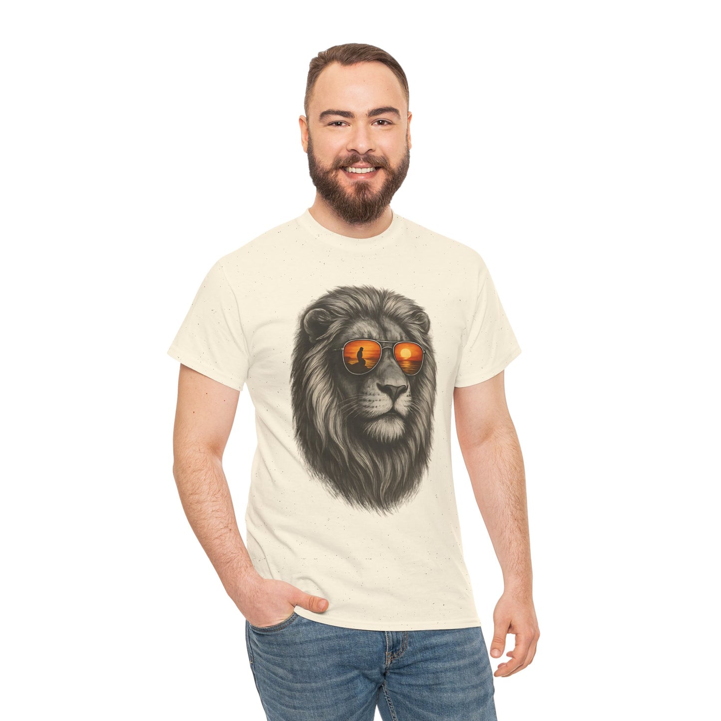 Löwen T-Shirt mit Sonnenbrille & Sonnenuntergang (Brustprint) – Stylisches Tiermotiv für Surfer & Naturfreunde