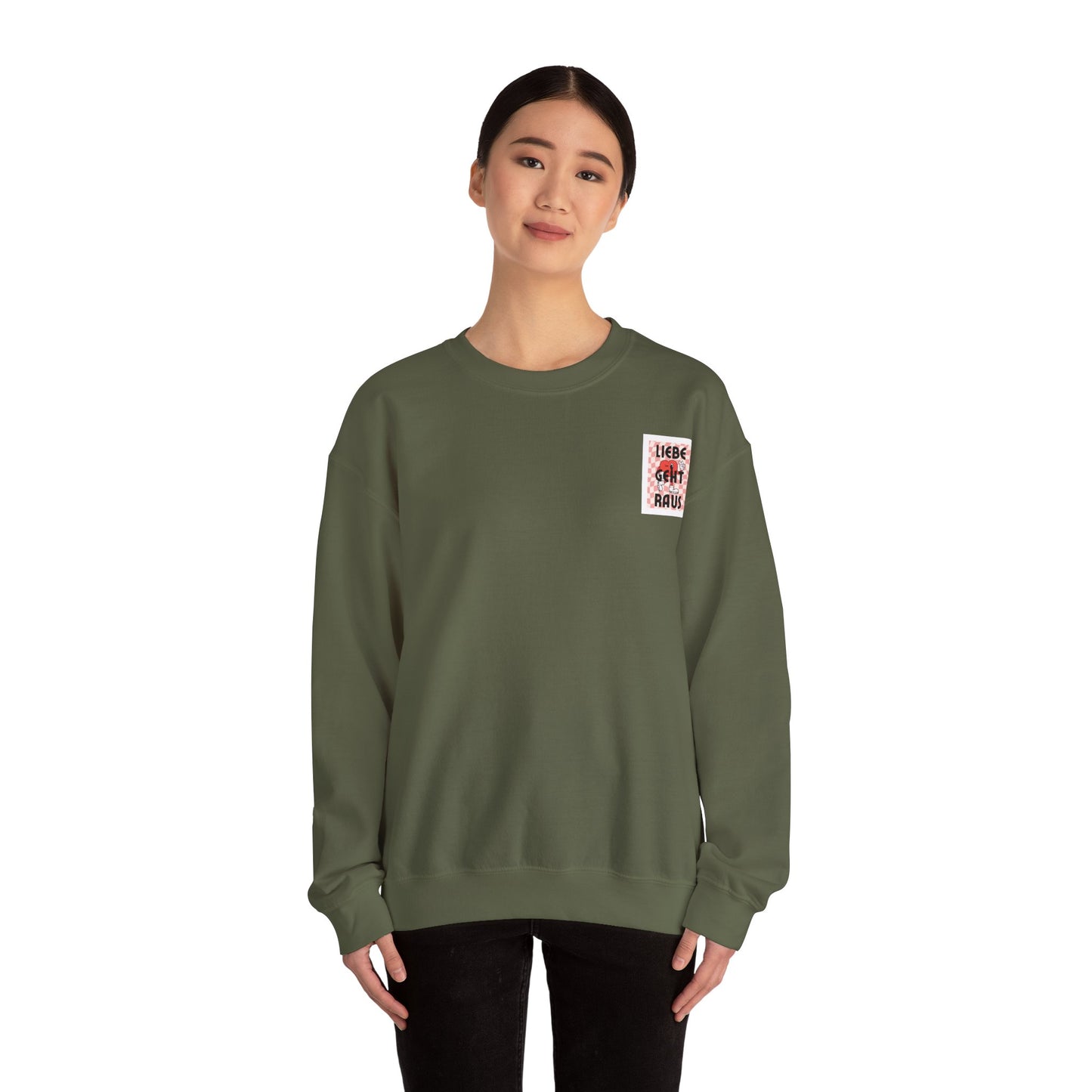 LIEBE GEHT RAUS - Unisex Sweatshirt mit Statement Liebe Geht Raus - Bequemer Pullover mit Herz-Motiv, Nachhaltig in Deutschland Gefertigt