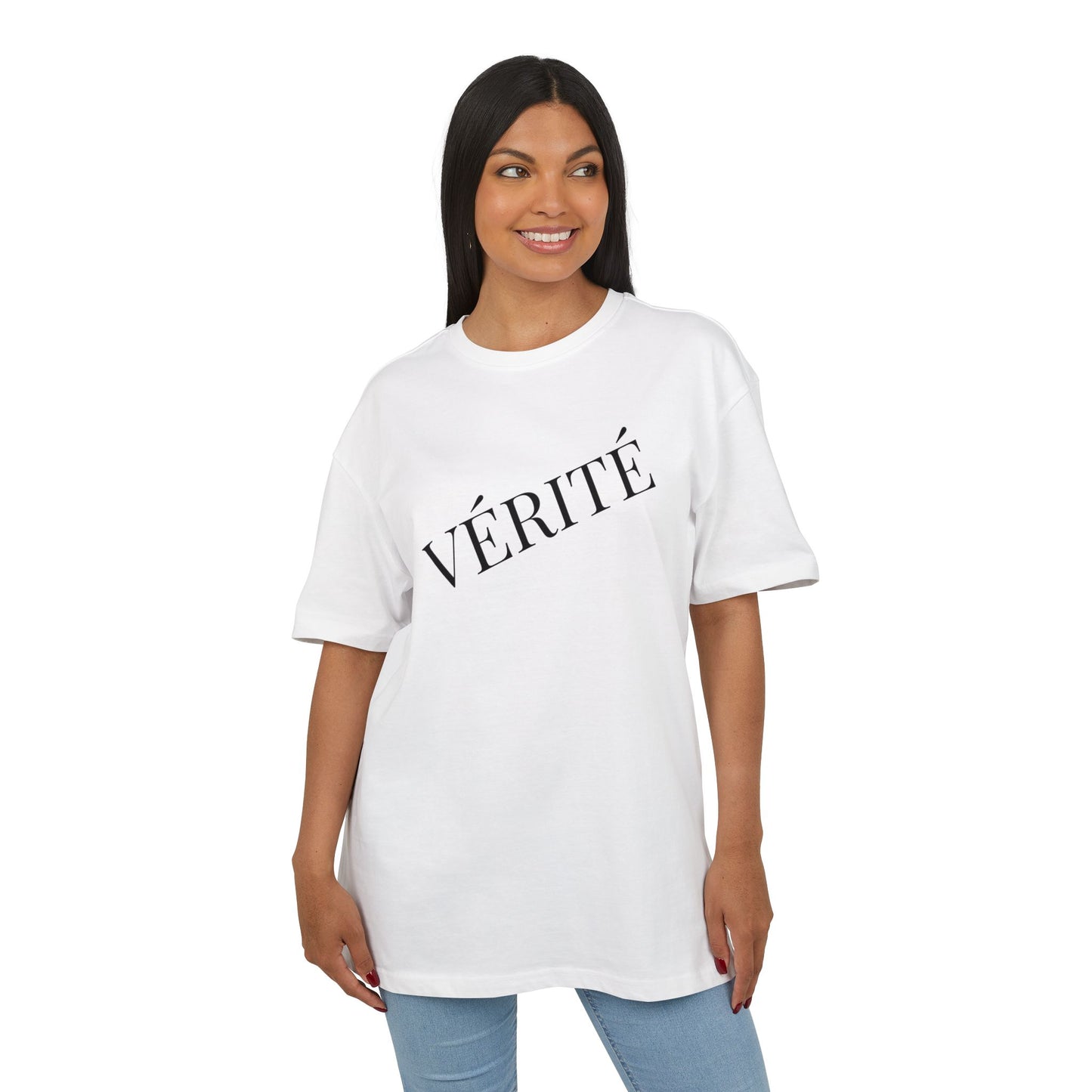 Stylisches T-Shirt mit Aufschrift ‘Vérité’ (Brustprint) – Minimalistisches Design für Modebewusste