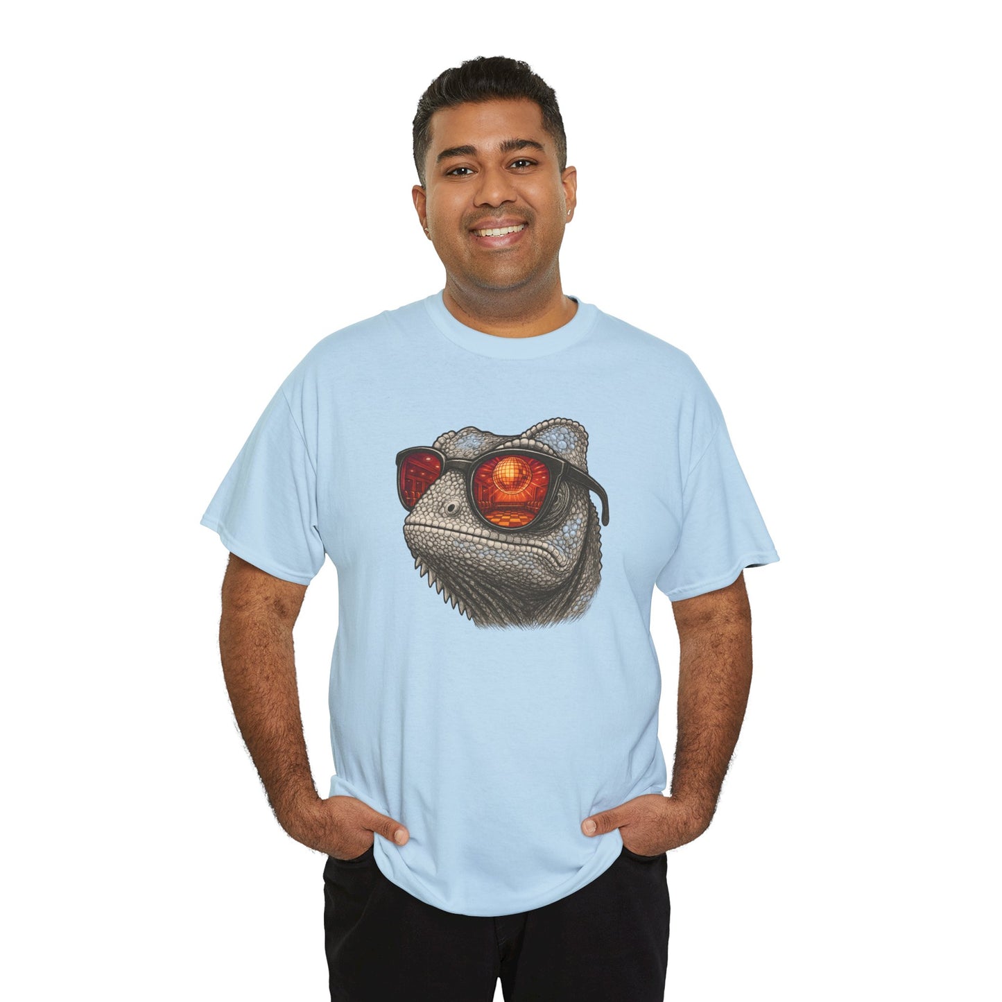 Chamäleon Disco T-Shirt (Brustprint) – Lustiges Tiermotiv mit Sonnenbrille | Retro Club Design für Tierfreunde & Festivalfans