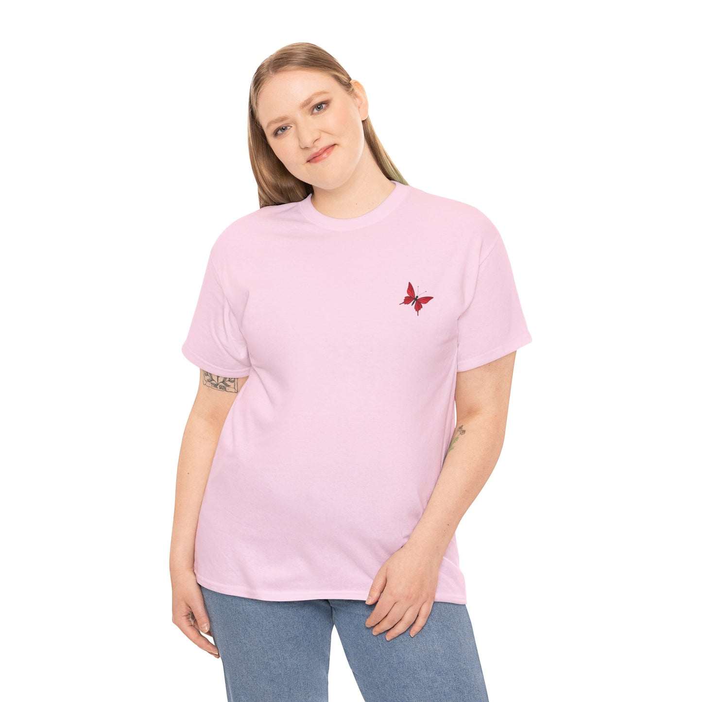 Roter Schmetterling T-Shirt Unisex – Ausdrucksstarkes Butterfly Design | Natur-inspiriertes Baumwollshirt für Damen & Herren