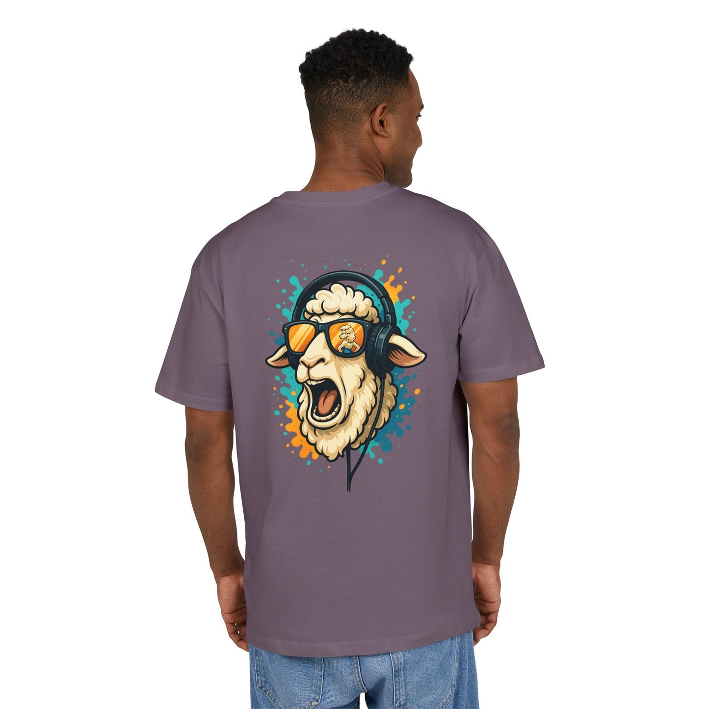 Lustiges Schaf T-Shirt (Rückenprint) – Cooles Cartoon-Motiv mit Kopfhörer & Sonnenbrille – Unisex Shirt für Musikfans & Tierliebhaber