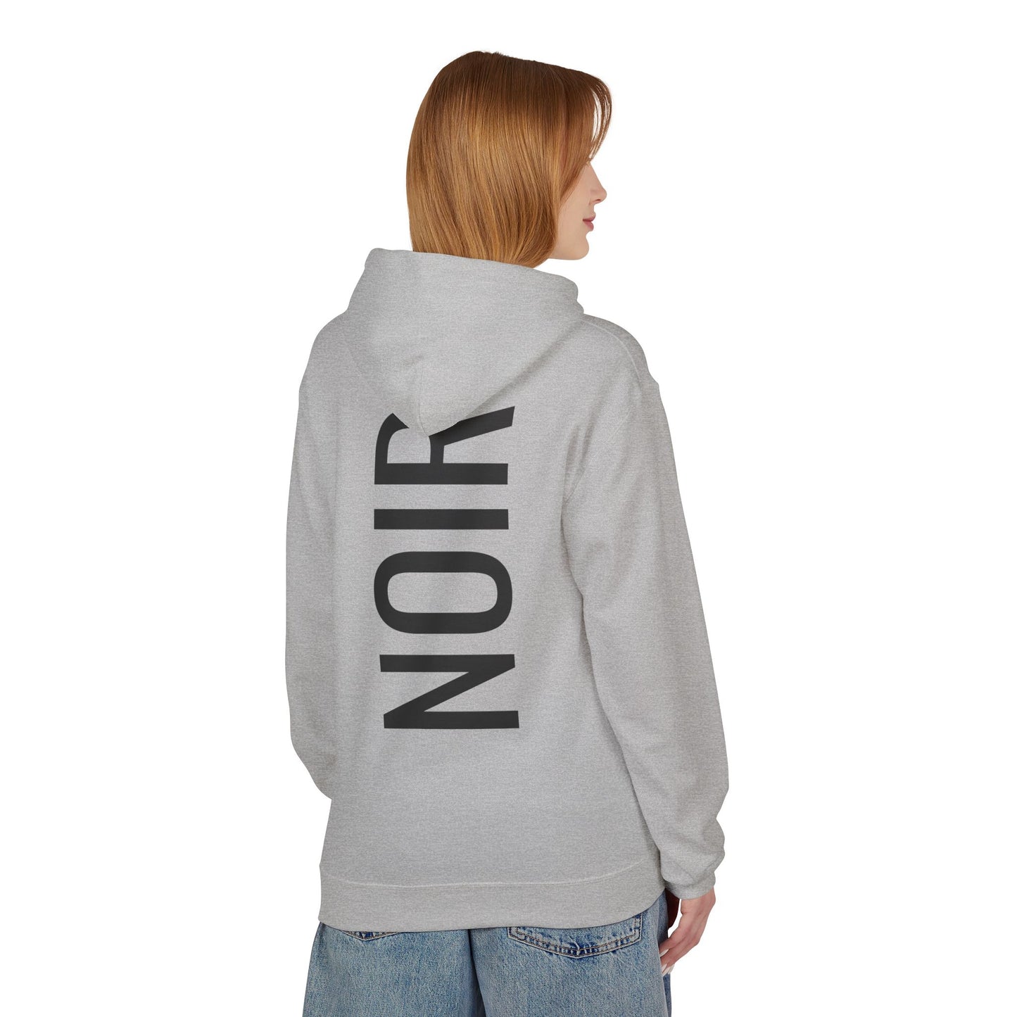 NOIR Hoodie Unisex (Rückenprint) – Nachhaltiger Midweight Fleece Kapuzenpullover mit Kängurutasche, Fair & OEKO-TEX zertifiziert