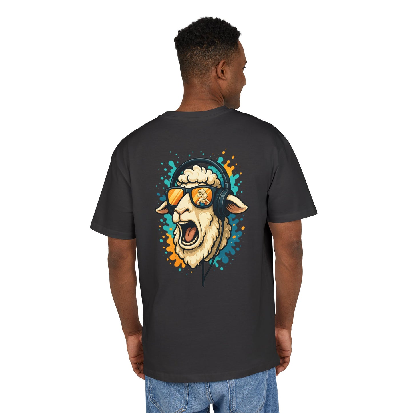 Lustiges Schaf T-Shirt (Rückenprint) – Cooles Cartoon-Motiv mit Kopfhörer & Sonnenbrille – Unisex Shirt für Musikfans & Tierliebhaber