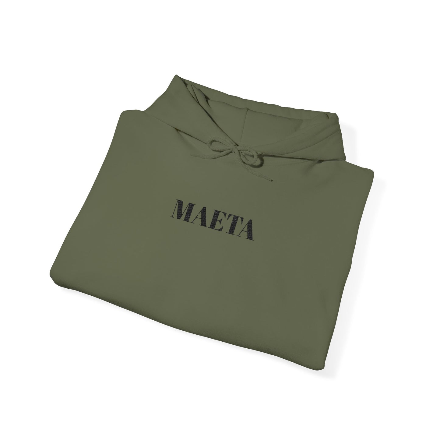MAETA - Unisex Heavy Blend Hoodie mit großem Stickmotiv