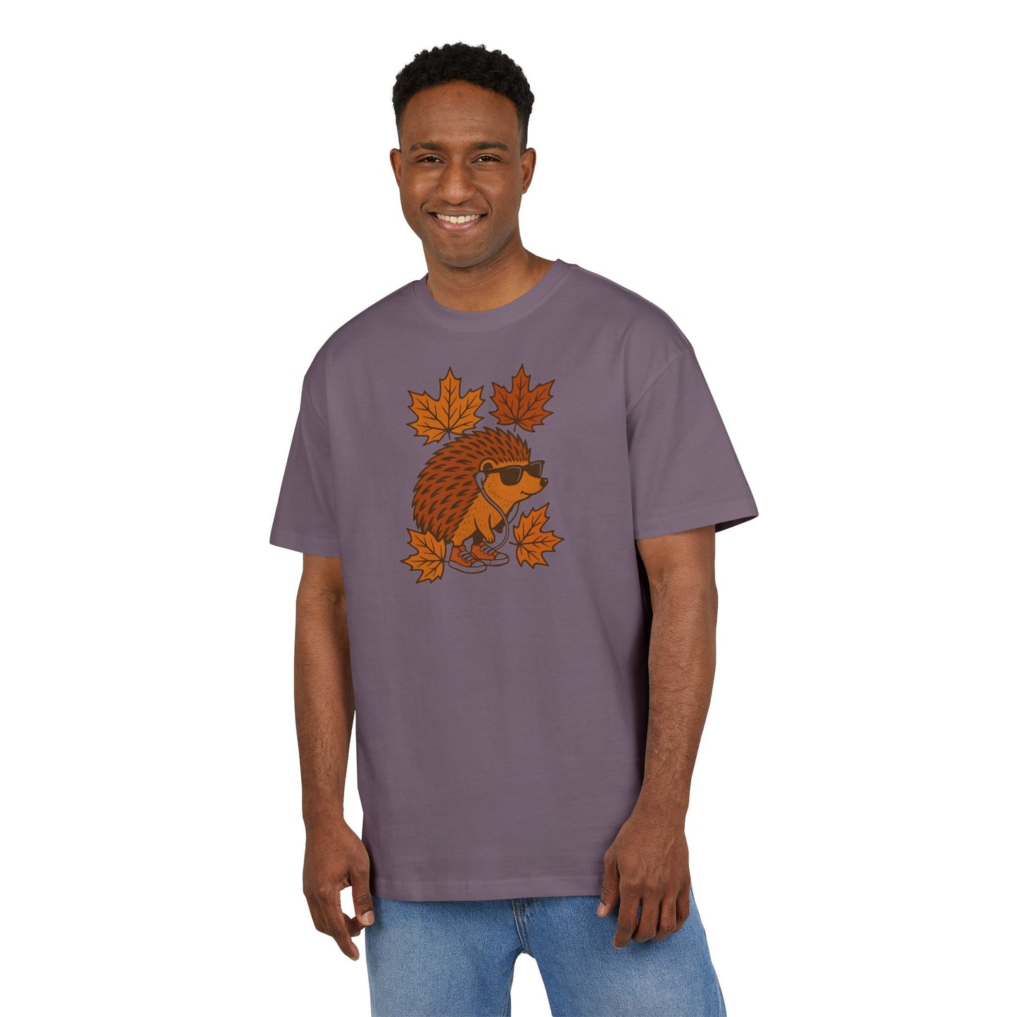 Herbst Igel T-Shirt (Brustprint) – Lustiges Cartoon Design mit Sonnenbrille, Kopfhörern & Ahornblättern