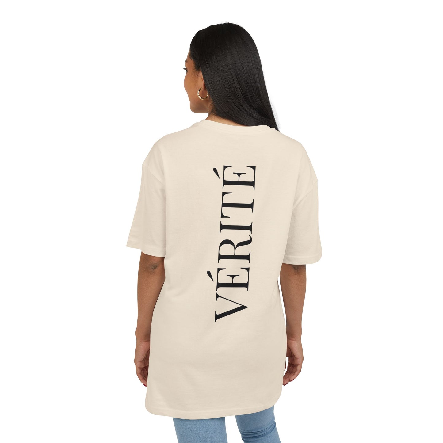 Stylisches T-Shirt mit Aufschrift ‘Vérité’ (Rückenprint) – Minimalistisches Design für Modebewusste