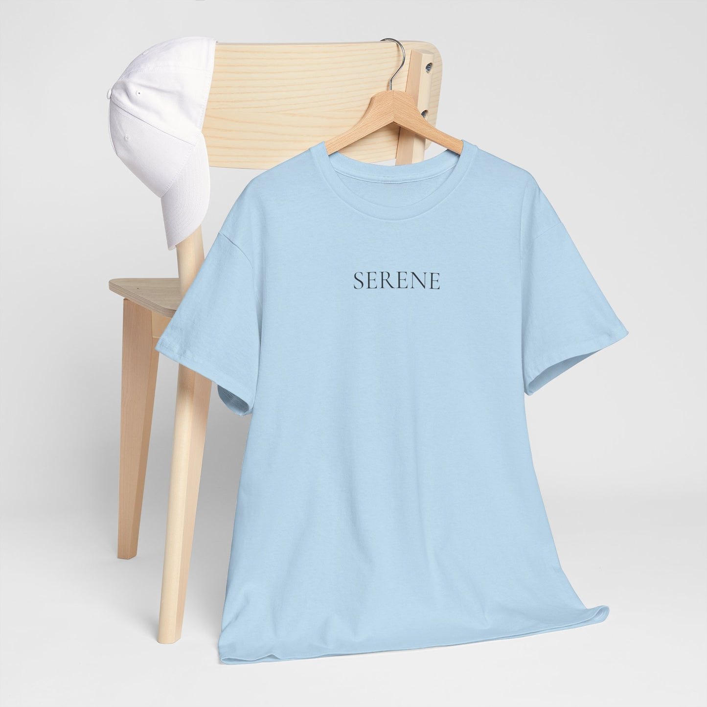 SERENE T-Shirt (Brustprint) – Unisex Heavy Cotton Tee | Nachhaltige Streetwear aus 100% Baumwolle