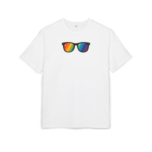 Regenbogen Sonnenbrille T-Shirt (Brustprint) – Buntes Retro Pride Design für Sommer & Festival