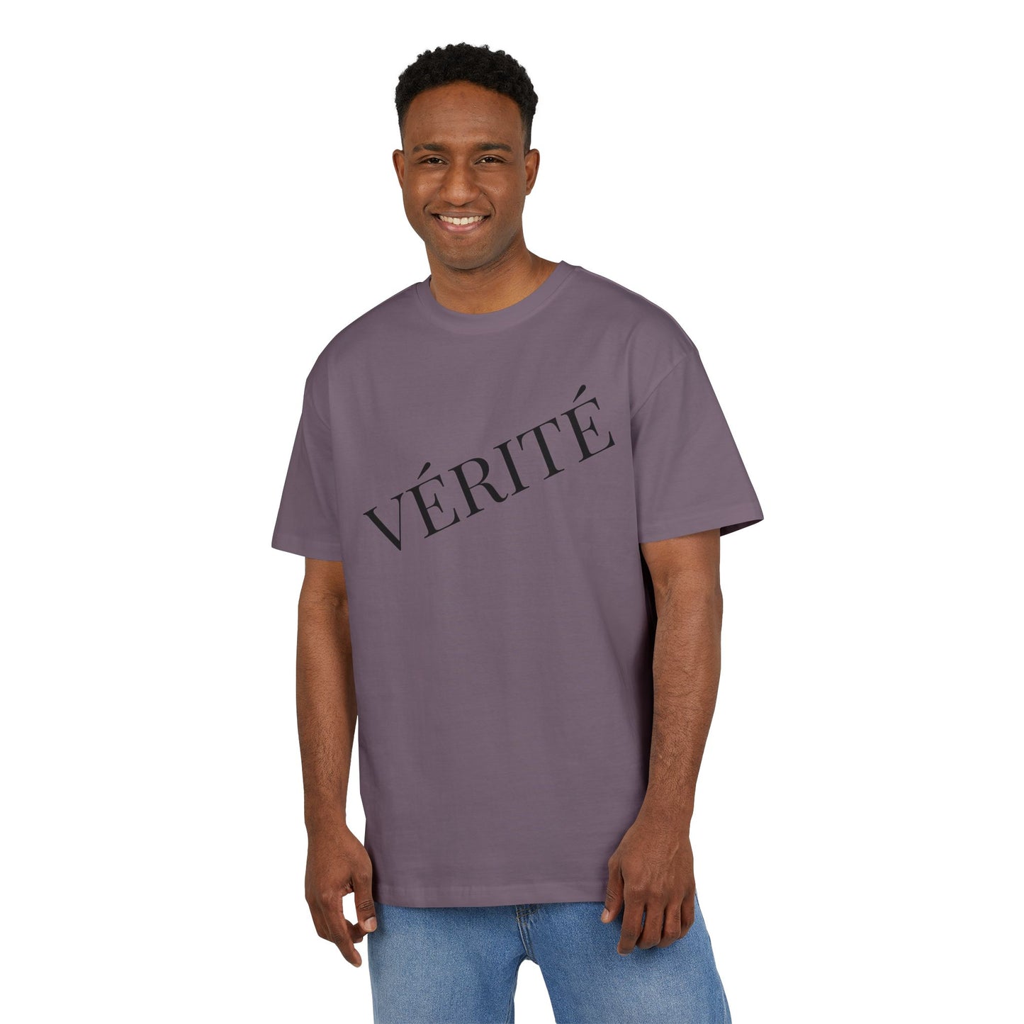 Stylisches T-Shirt mit Aufschrift ‘Vérité’ (Brustprint) – Minimalistisches Design für Modebewusste