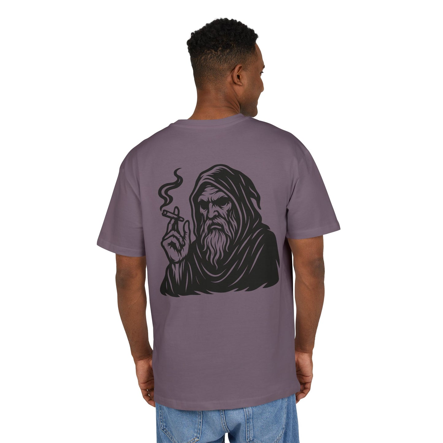 Mystic Wizard T-Shirt (Rückenprint)– Dunkler Magier mit Zigarre Motiv – Gothic Streetwear für Männer & Frauen