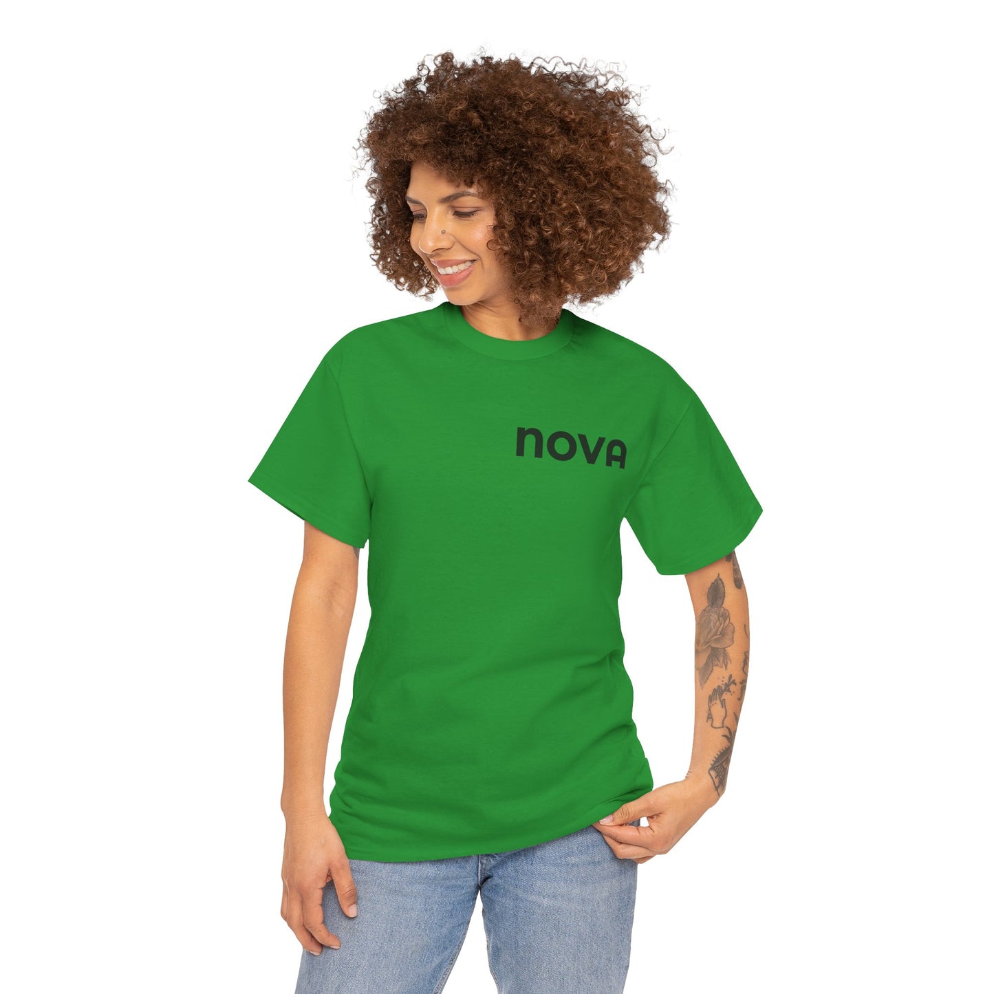 NOVA Unisex Heavy Cotton T-Shirt (Brustprint) – Minimalistisches Statement-Shirt aus 100 % Baumwolle für Damen & Herren