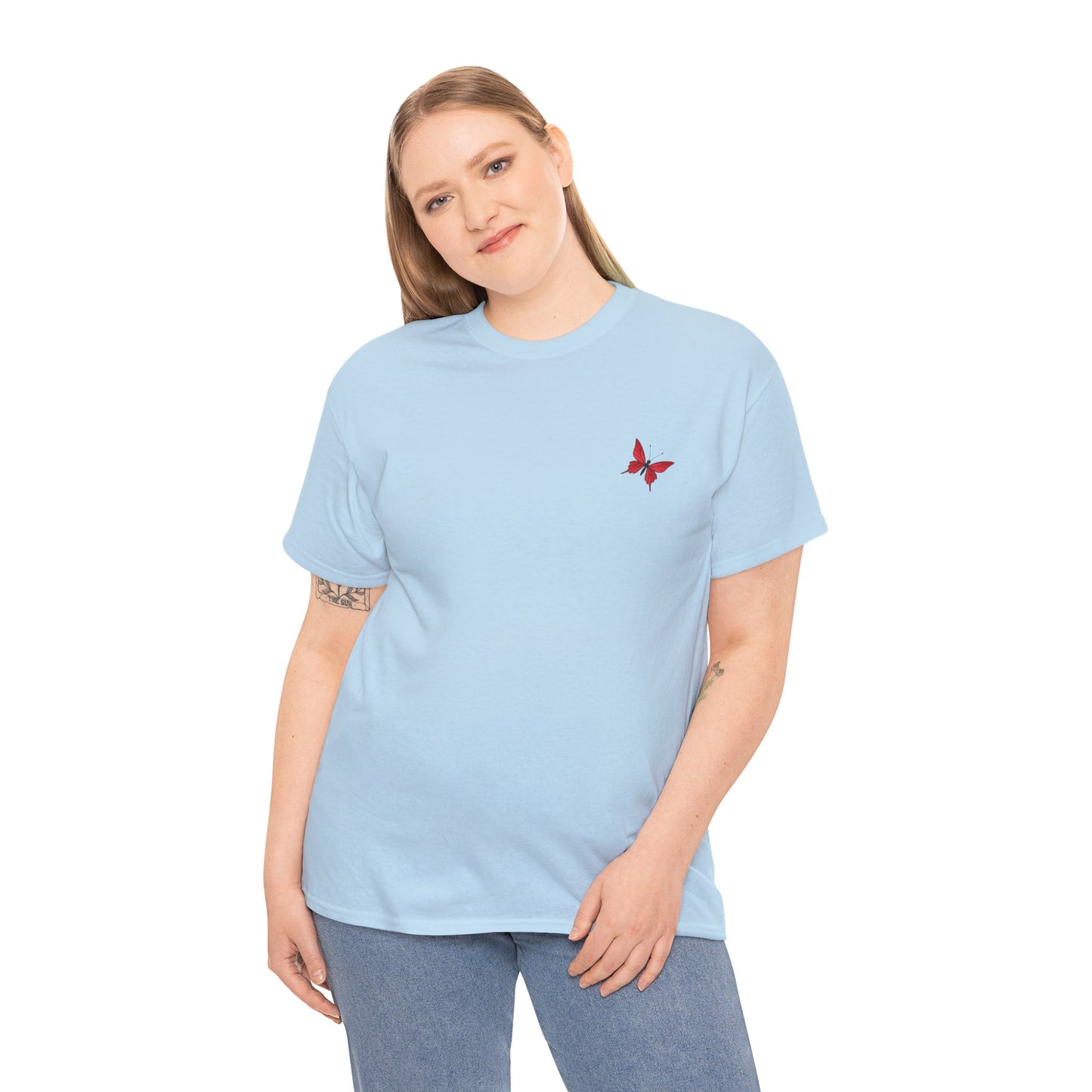 Roter Schmetterling T-Shirt Unisex – Ausdrucksstarkes Butterfly Design | Natur-inspiriertes Baumwollshirt für Damen & Herren