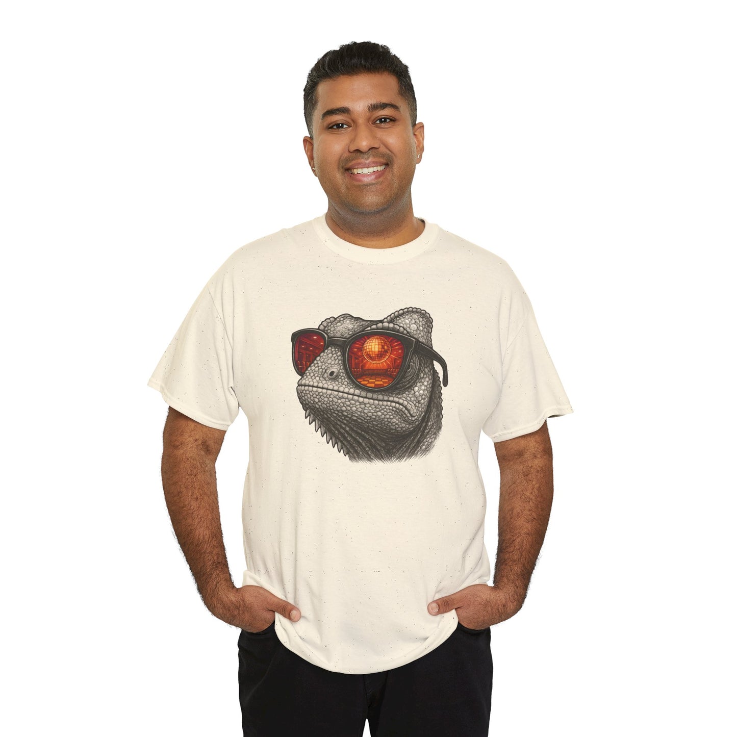 Chamäleon Disco T-Shirt (Brustprint) – Lustiges Tiermotiv mit Sonnenbrille | Retro Club Design für Tierfreunde & Festivalfans