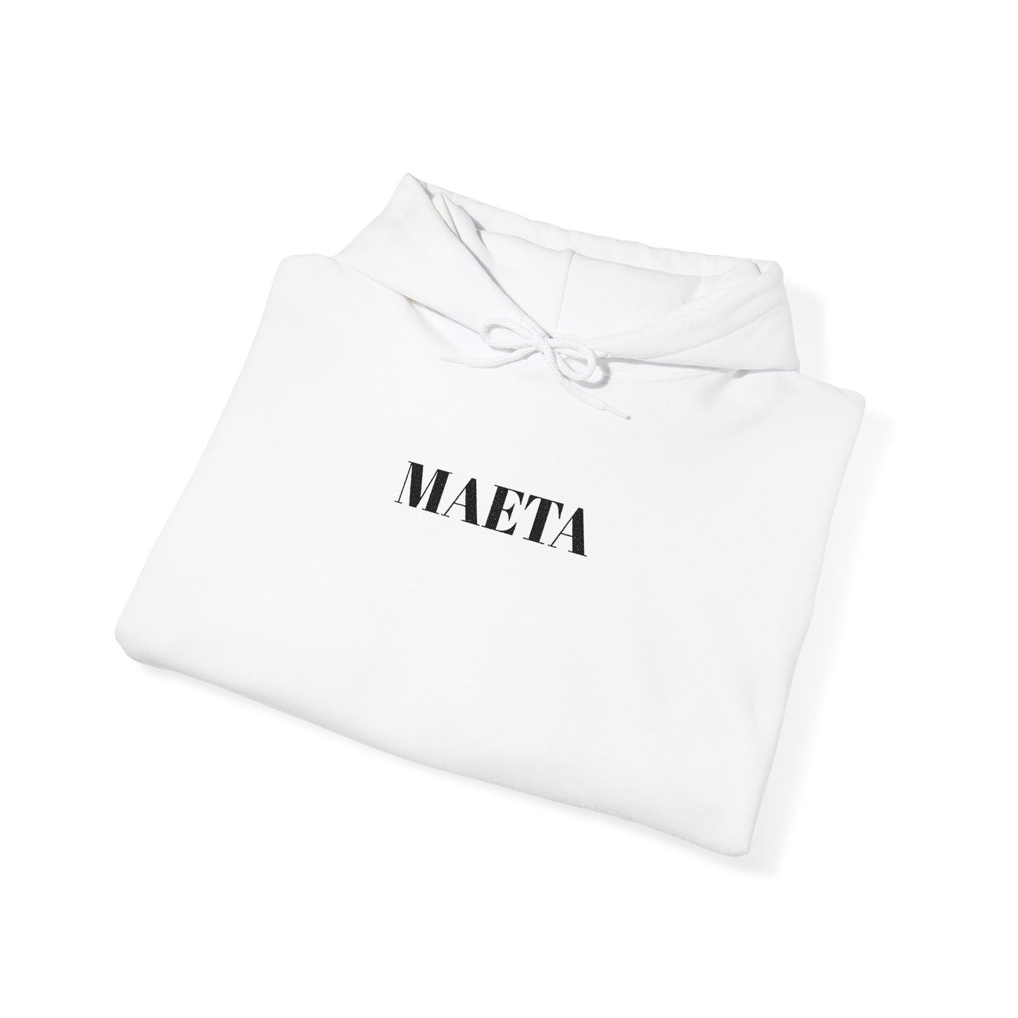 MAETA - Unisex Heavy Blend Hoodie mit großem Stickmotiv