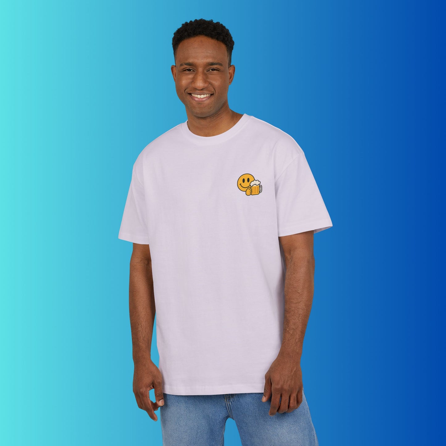Smiley mit Bier (Brustprint) – Lustiges Party T-Shirt für Bierliebhaber | Unisex Funshirt