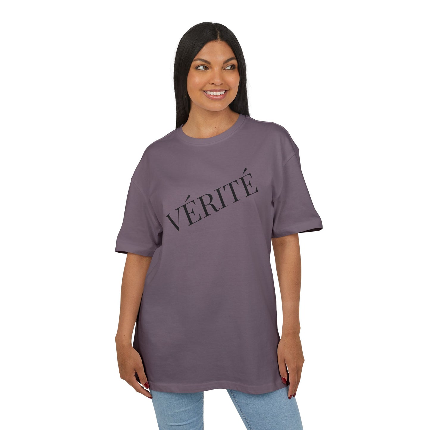Stylisches T-Shirt mit Aufschrift ‘Vérité’ (Brustprint) – Minimalistisches Design für Modebewusste