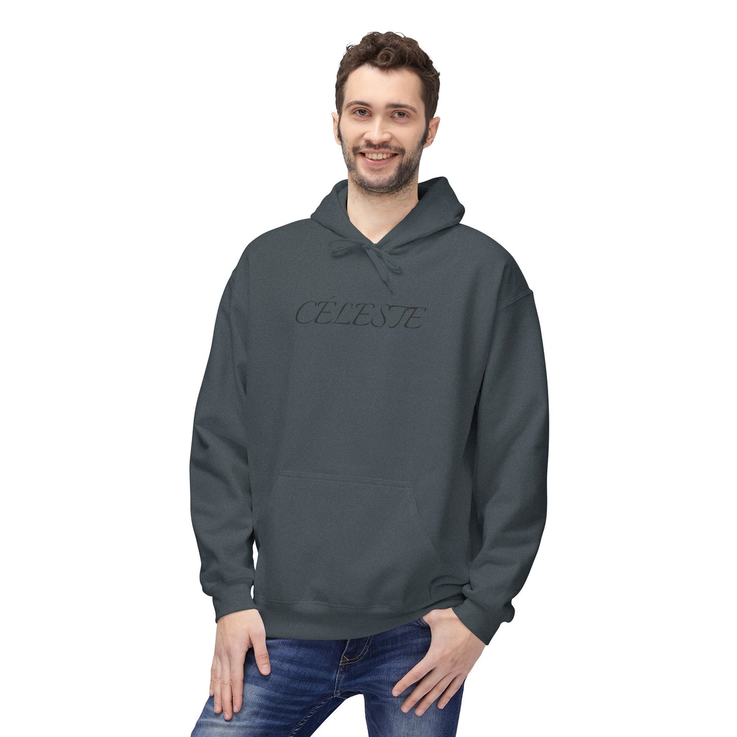 CÉLESTE Hoodie (Brustprint) – Unisex Midweight Softstyle Fleece | Nachhaltige Streetwear mit Komfort & Stil