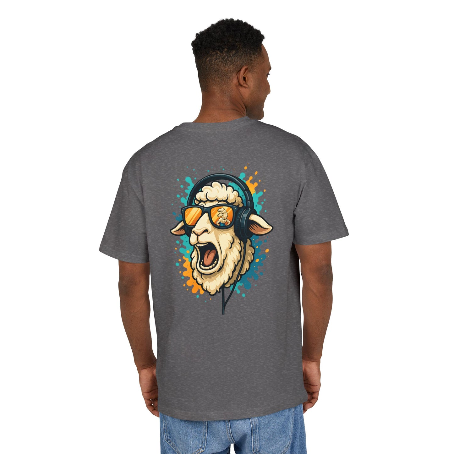 Lustiges Schaf T-Shirt (Rückenprint) – Cooles Cartoon-Motiv mit Kopfhörer & Sonnenbrille – Unisex Shirt für Musikfans & Tierliebhaber