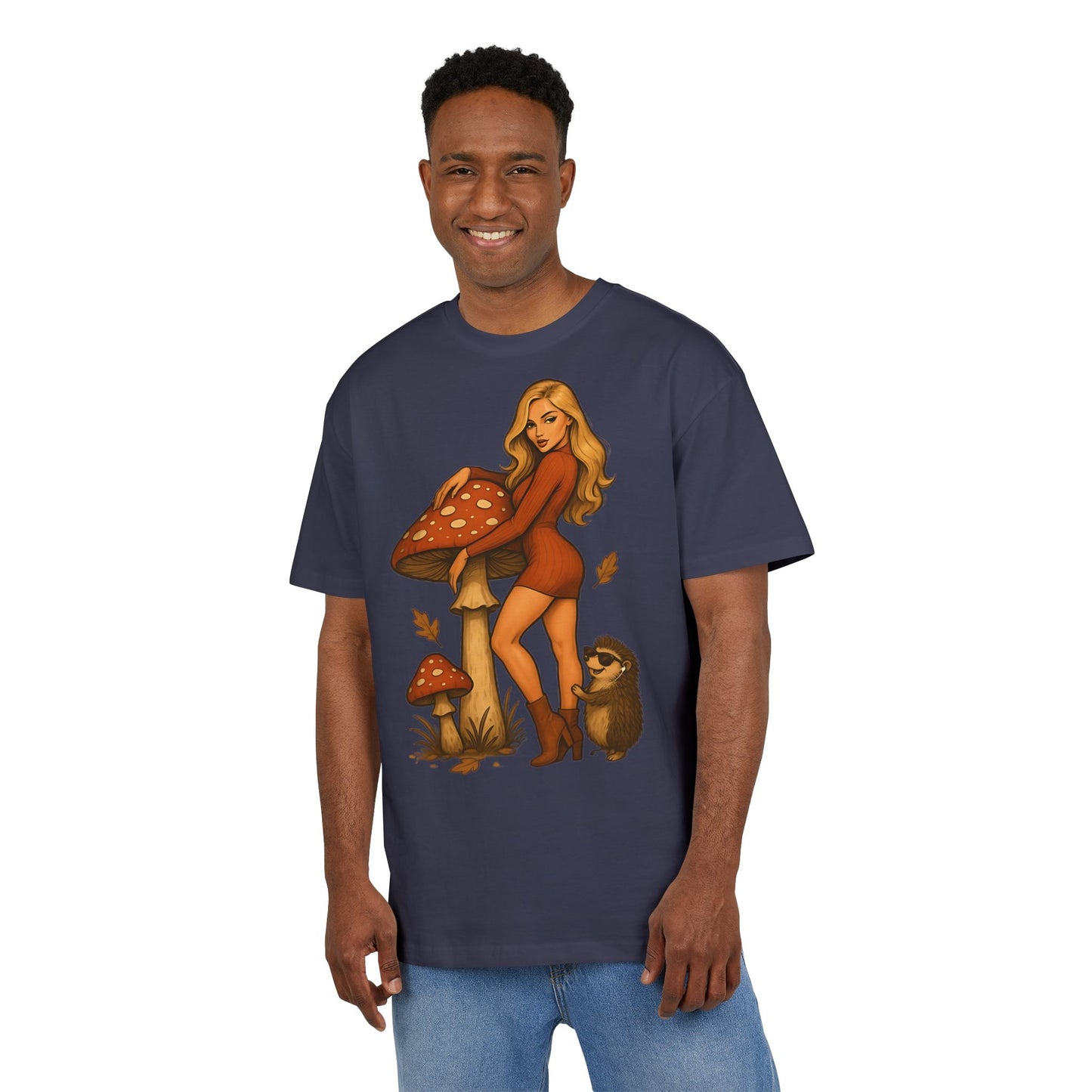 Vintage Pilz Fee & Igel Cartoon (Brustprint) – Retro Waldmotiv T-Shirt für Natur- & Pilzliebhaber