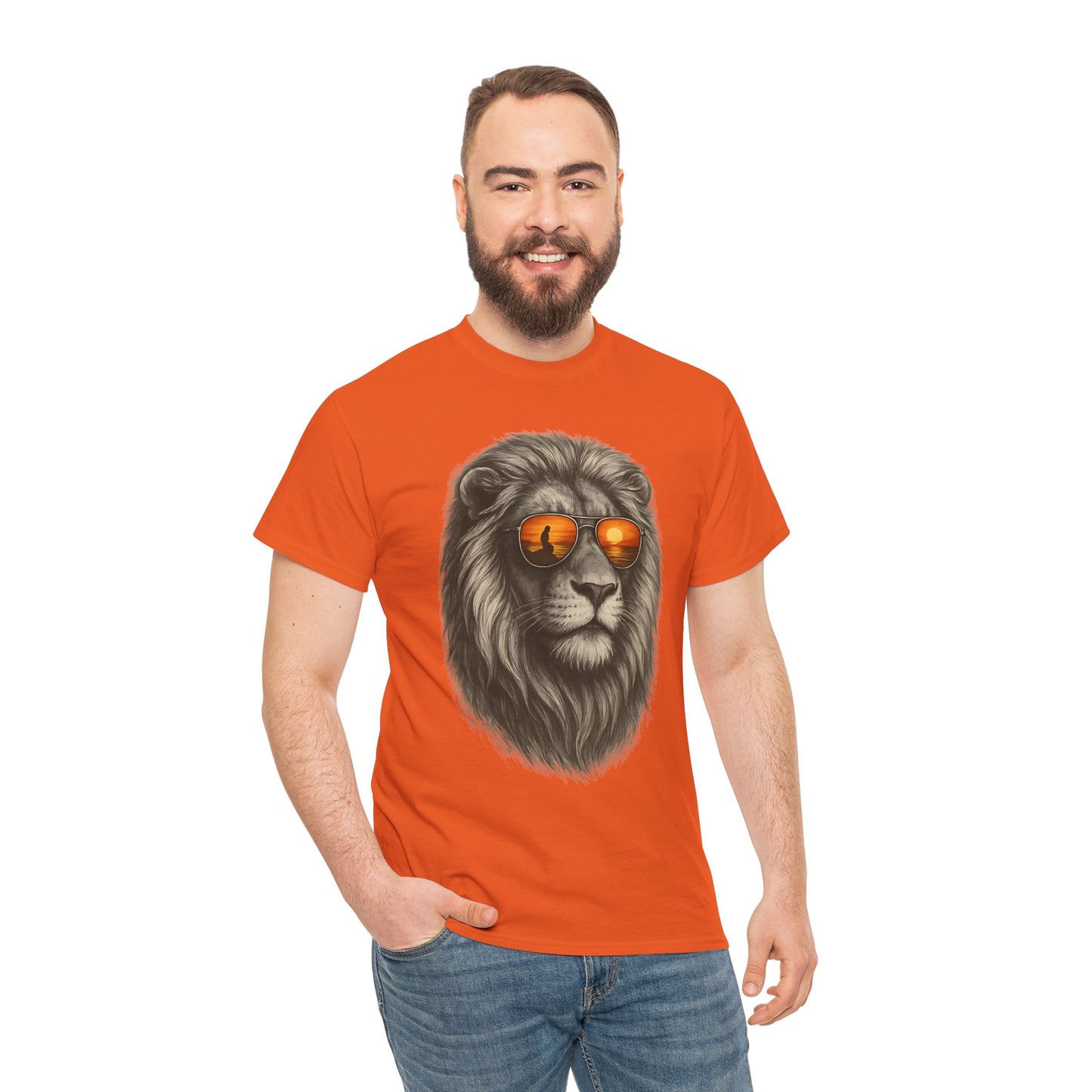 Löwen T-Shirt mit Sonnenbrille & Sonnenuntergang (Brustprint) – Stylisches Tiermotiv für Surfer & Naturfreunde