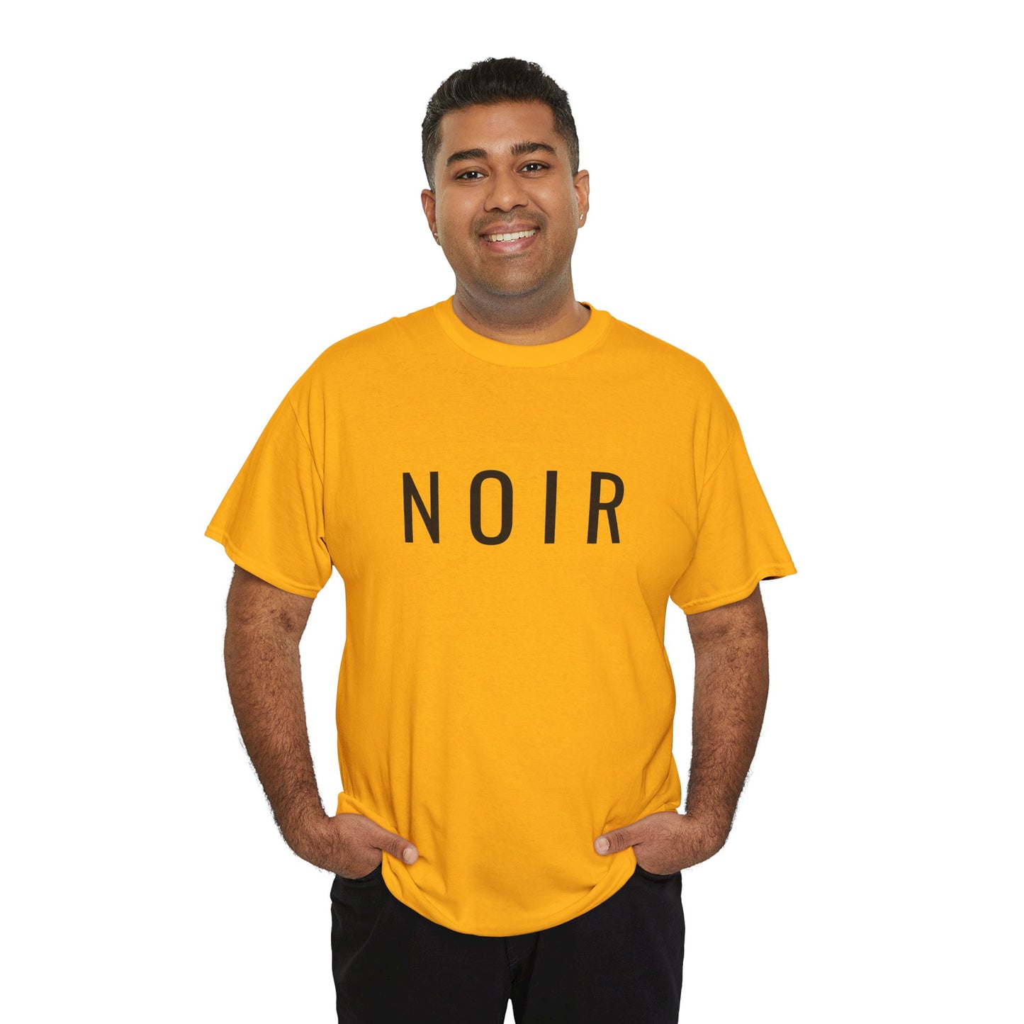 NOIR T-Shirt Unisex (Brustprint) – Nachhaltiges Heavy Cotton Tee aus 100% Baumwolle, Minimalistische Streetwear & Geschenkidee