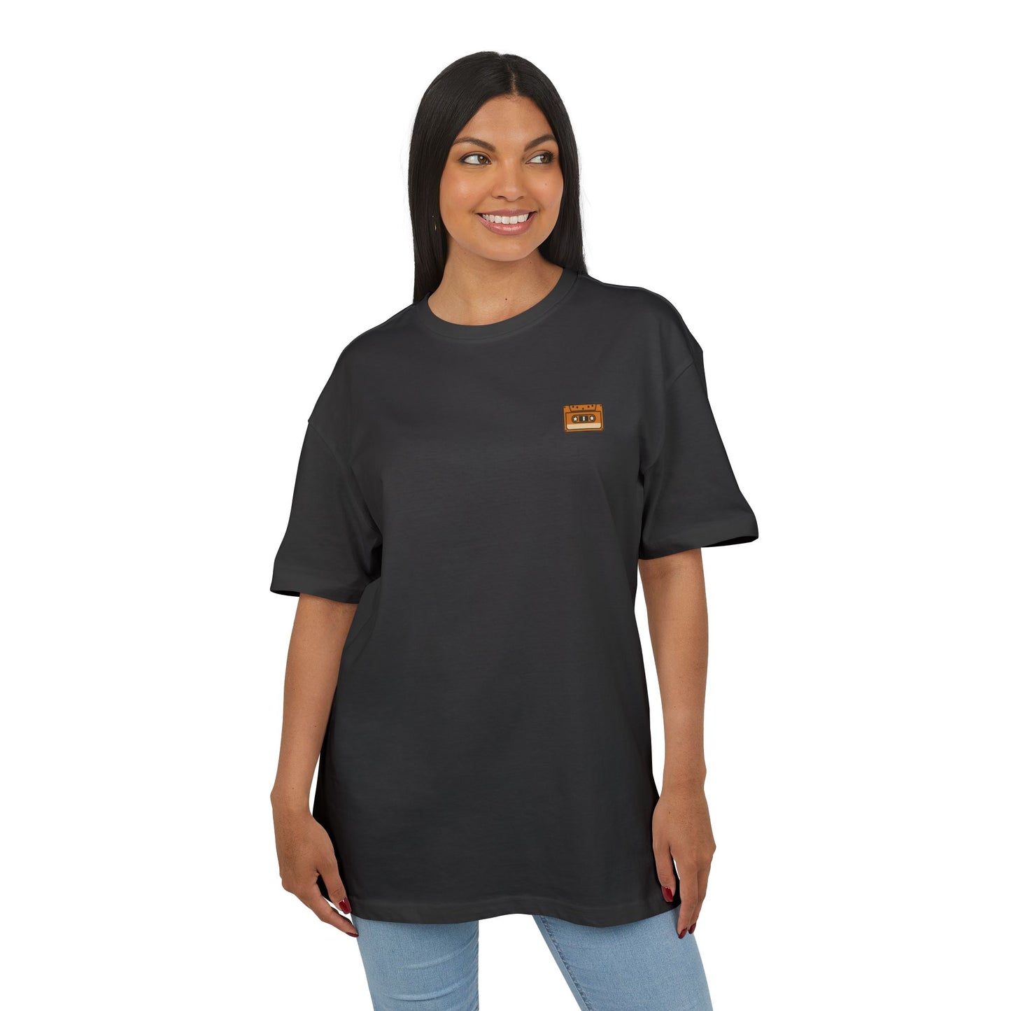Retro Kassette T-Shirt (Brustprint) – Unisex Shirt mit Tape-Logo vorn & Bandsalat + TV Print hinten | Vintage Musik Design für Nostalgie-Fans