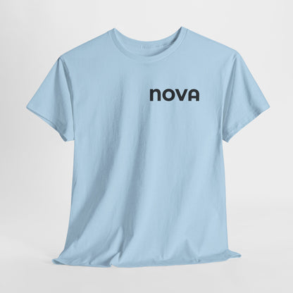 NOVA Unisex Heavy Cotton T-Shirt (Brustprint) – Minimalistisches Statement-Shirt aus 100 % Baumwolle für Damen & Herren