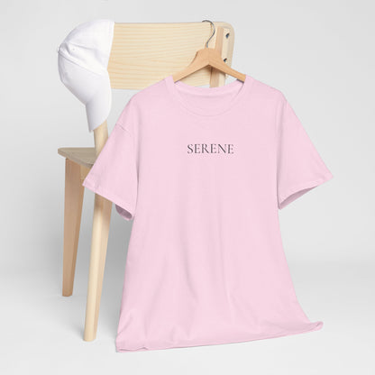 SERENE T-Shirt (Brustprint) – Unisex Heavy Cotton Tee | Nachhaltige Streetwear aus 100% Baumwolle
