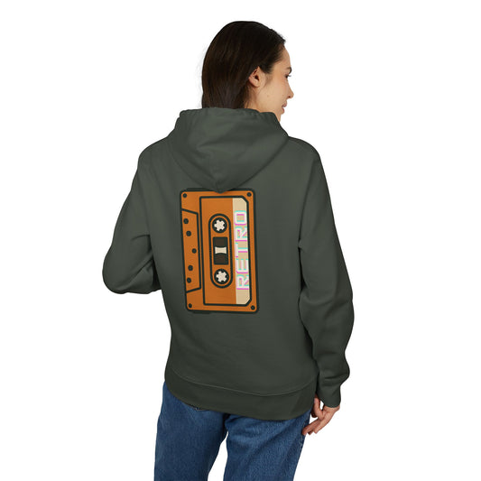 Retro Tape Hoodie (Rückenprint) – Stylischer Unisex Kapuzenpullover mit Kassettenmotiv & Schriftzug „Retro“ auf dem Rücken | Nostalgische Streetwear für Musikfans