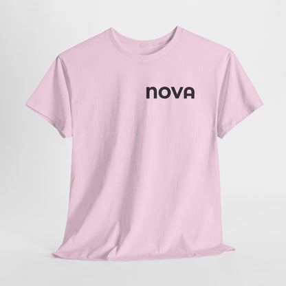 NOVA Unisex Heavy Cotton T-Shirt (Brustprint) – Minimalistisches Statement-Shirt aus 100 % Baumwolle für Damen & Herren