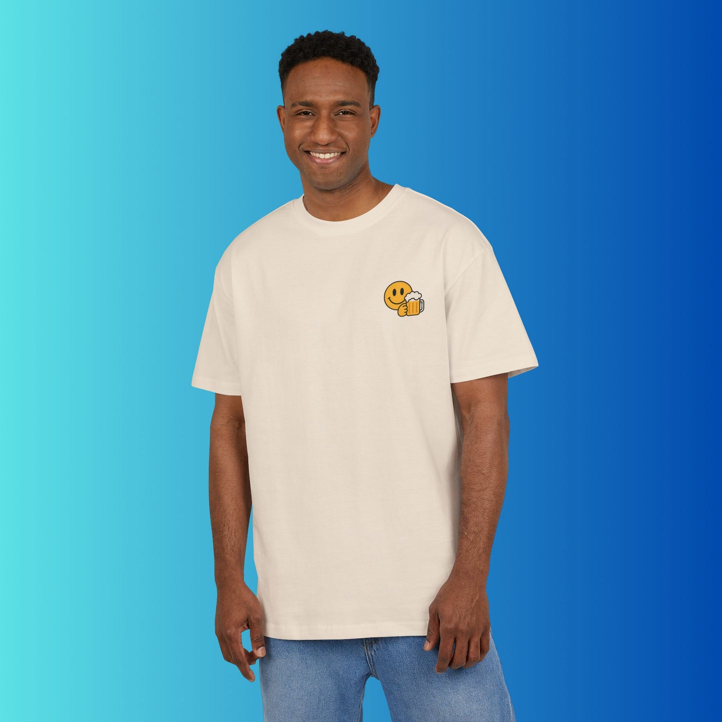 Smiley mit Bier (Brustprint) – Lustiges Party T-Shirt für Bierliebhaber | Unisex Funshirt