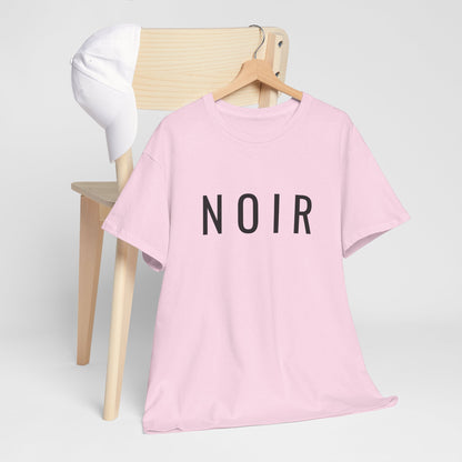 NOIR T-Shirt Unisex (Brustprint) – Nachhaltiges Heavy Cotton Tee aus 100% Baumwolle, Minimalistische Streetwear & Geschenkidee