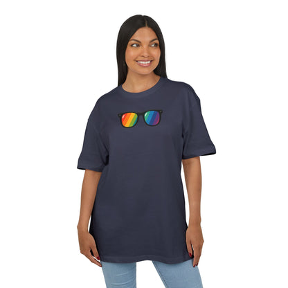 Regenbogen Sonnenbrille T-Shirt (Brustprint) – Buntes Retro Pride Design für Sommer & Festival
