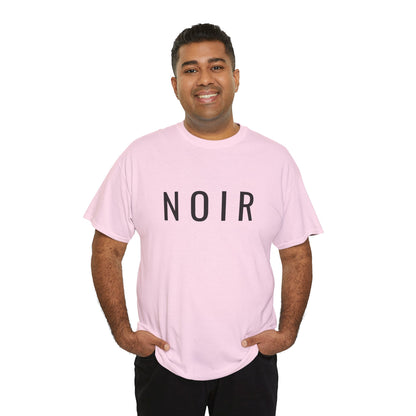 NOIR T-Shirt Unisex (Brustprint) – Nachhaltiges Heavy Cotton Tee aus 100% Baumwolle, Minimalistische Streetwear & Geschenkidee