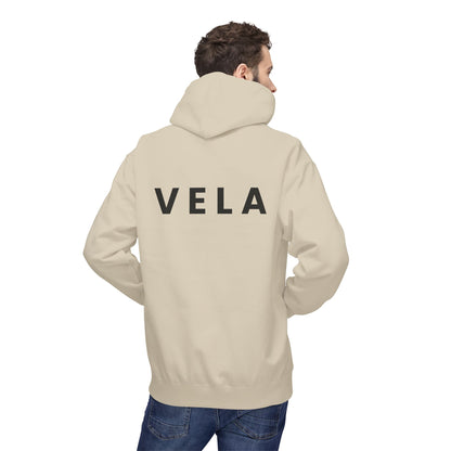 VELA Hoodie (Rückenprint) – Unisex Midweight Softstyle Fleece | Nachhaltige Streetwear mit Komfort & Stil