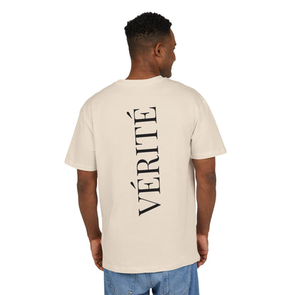 Stylisches T-Shirt mit Aufschrift ‘Vérité’ (Rückenprint) – Minimalistisches Design für Modebewusste