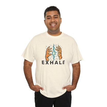 EXHALE T-Shirt (Brustprint) – Unisex Heavy Cotton Tee | Nachhaltige Streetwear mit Statement-Design
