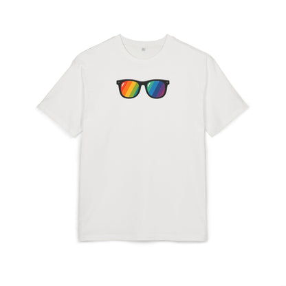 Regenbogen Sonnenbrille T-Shirt (Brustprint) – Buntes Retro Pride Design für Sommer & Festival