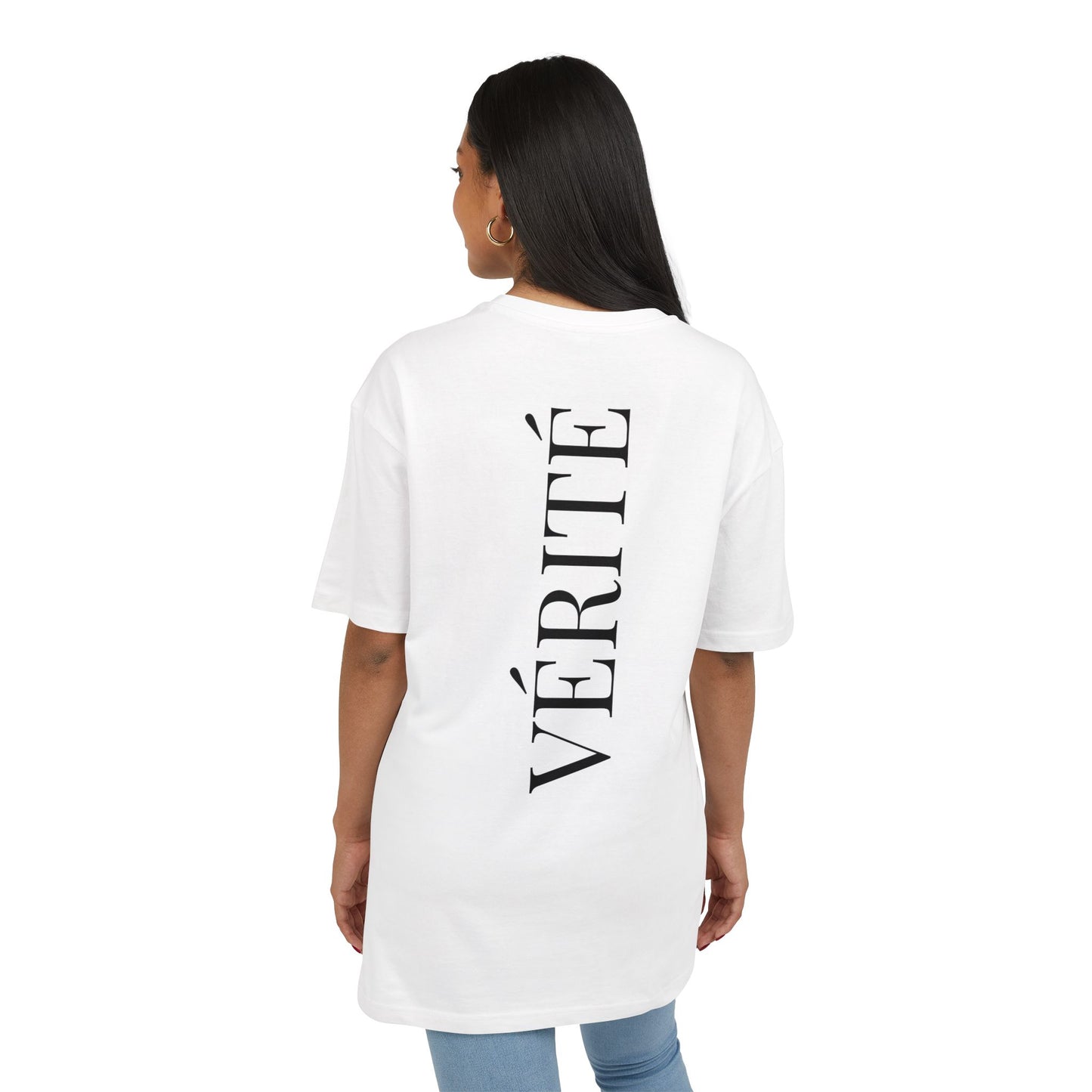 Stylisches T-Shirt mit Aufschrift ‘Vérité’ (Rückenprint) – Minimalistisches Design für Modebewusste