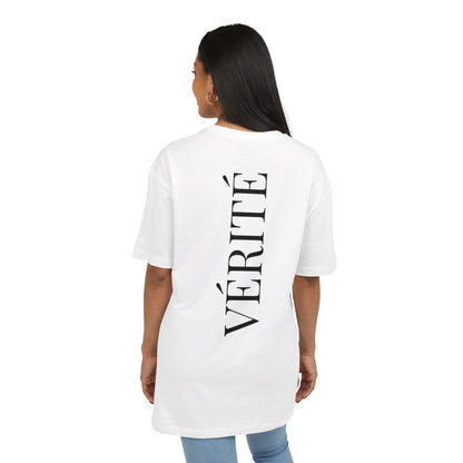 Stylisches T-Shirt mit Aufschrift ‘Vérité’ (Rückenprint) – Minimalistisches Design für Modebewusste