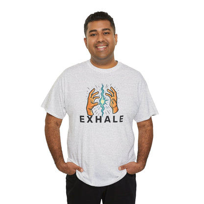 EXHALE T-Shirt (Brustprint) – Unisex Heavy Cotton Tee | Nachhaltige Streetwear mit Statement-Design