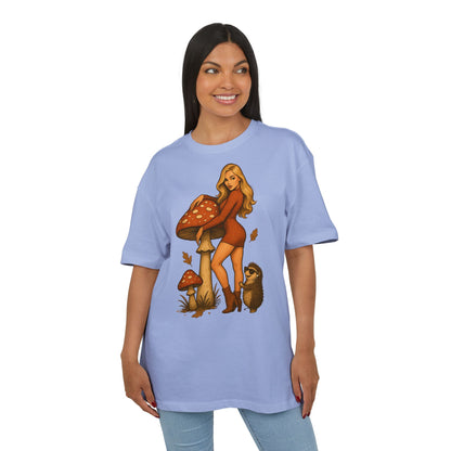 Vintage Pilz Fee & Igel Cartoon (Brustprint) – Retro Waldmotiv T-Shirt für Natur- & Pilzliebhaber