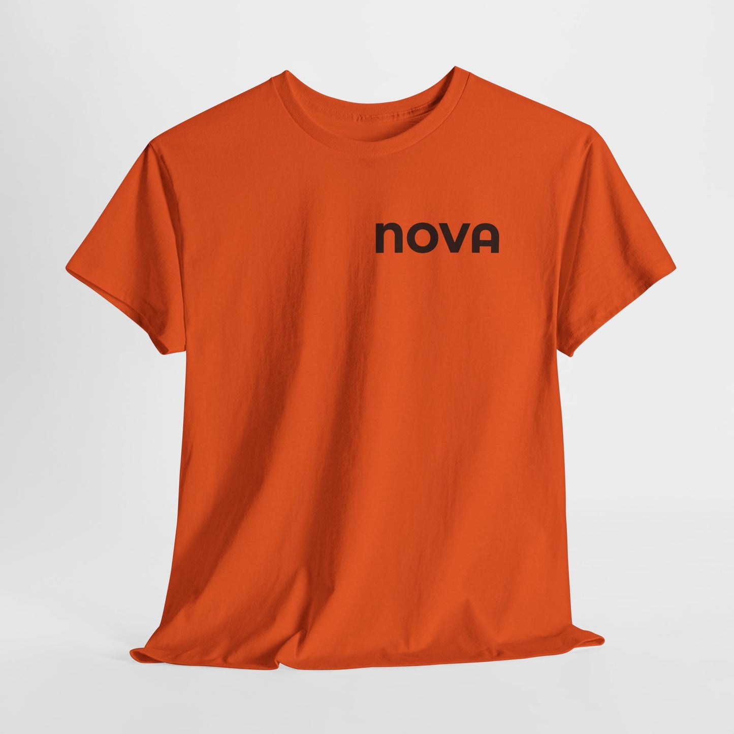 NOVA Unisex Heavy Cotton T-Shirt (Brustprint) – Minimalistisches Statement-Shirt aus 100 % Baumwolle für Damen & Herren